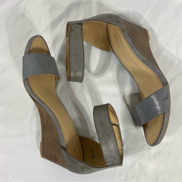 CL by Laundry Hot Zone Grey Lizard Ankle Strap Wedge Sandal - Picture 4 of 9